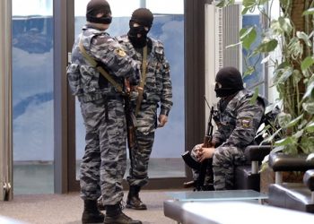 В квартире экс-главы петербургского МВД провели обыск