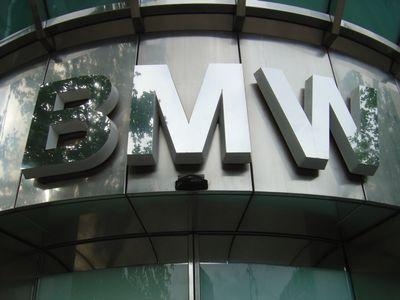 BMW отзывает 1,3 млн машин по всему миру