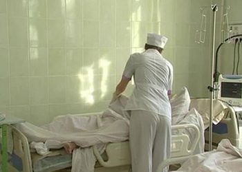 В инфекционной больнице от лечения 10 детей попали в реанимацию
