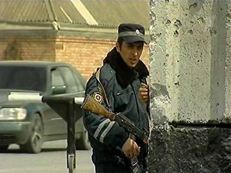 В Дагестане бандиты обстреляли пост полиции
