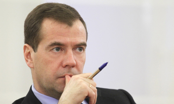 Медведев признал неэффективность декларирования доходов чиновников