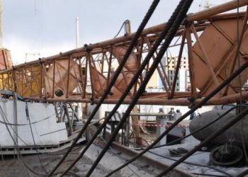 На стройплощадке в Москве рухнул башенный кран, есть жертвы