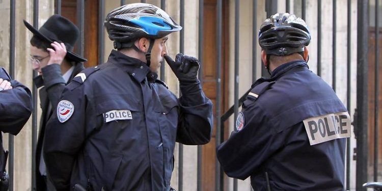 На юге Франции объявлен максимальный уровень угрозы теракта