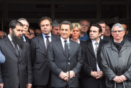 Саркози объявил высший уровень угрозы после расстрела школьников