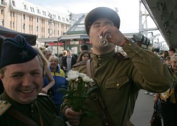 Путин сделал россиянам четыре выходных на майские праздники