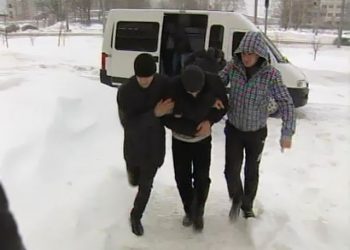 Четверым экс-полицейским Казани, замучившим человека, предъявлено обвинение
