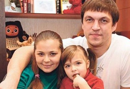 В актерской семье не могут поделить ребенка