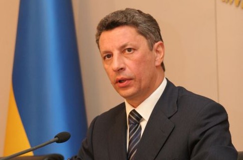 Кабмин обяжет новых владельцев «легковушек» платить