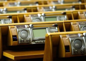 Регионалы хотят провести выборы летом