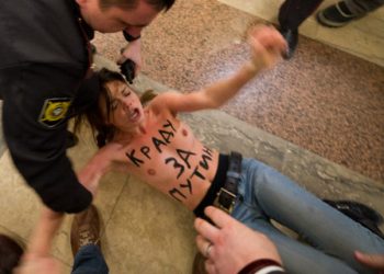 Путин жалеет, что не встретился с Femen