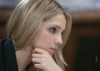 Евгению Тимошенко зовут в Ирландию поговорить о маме