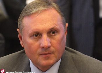 Янукович не будет искать компромиссов со слабой оппозицией