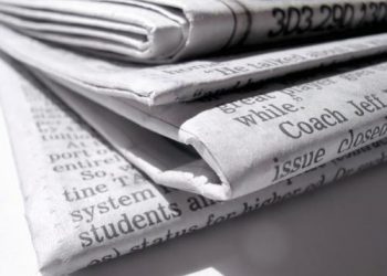 Вагітна британка любить перекусити газетою