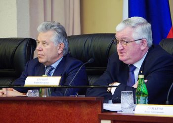 Кремлевский источник объяснил отставку губернатора Саратовской области