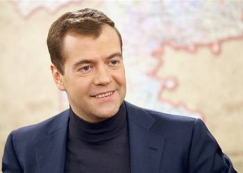 Медведев позвал на встречу лидеров незарегистрированных партий
