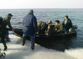 Сотрудники МЧС спасли жизнь 111 рыбаков на Финском заливе