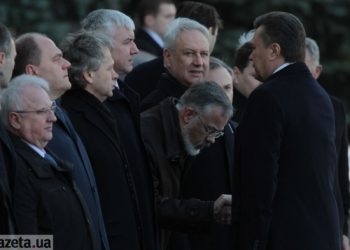 Табачник приветствовал Президента поклоном в пояс