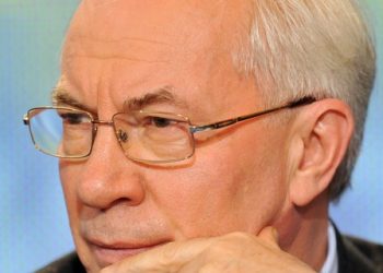 Азаров о качестве бензина на украинских запрвках