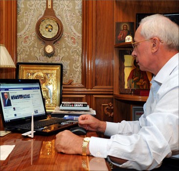 Сегодняшние заявления Азарова на Facebook