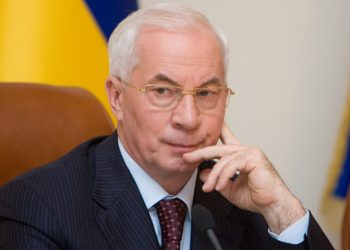 Азаров о социальной помощи