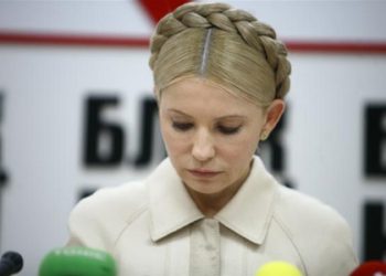 Власенко говорит, что Тимошенко в колонии заставляют ползать