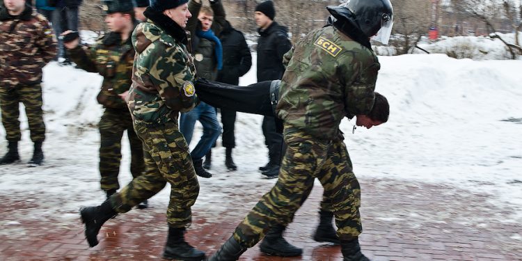 В Нижнем Новгороде задержаны 85 участников шествия