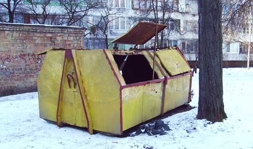 18-летняя студентка выбросила ребенка на свалку