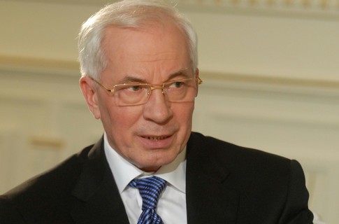 Азаров хочет вернуть объемы строительства докризисных времен