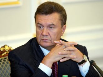 Азаров и Тигипко назвали обещания Януковича нереальными