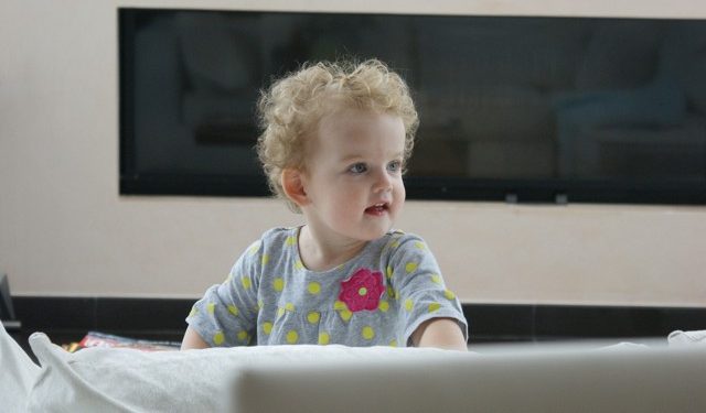 Мать забыла дочку в ресторане