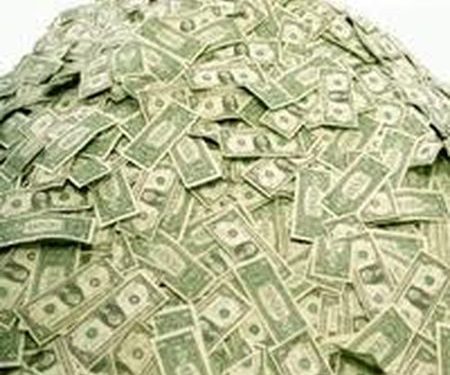 Каждый украинец должен 220 тысяч гривен