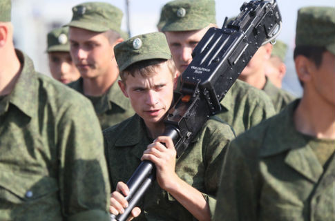 Военкоматы этой весной не будут гоняться за призывниками