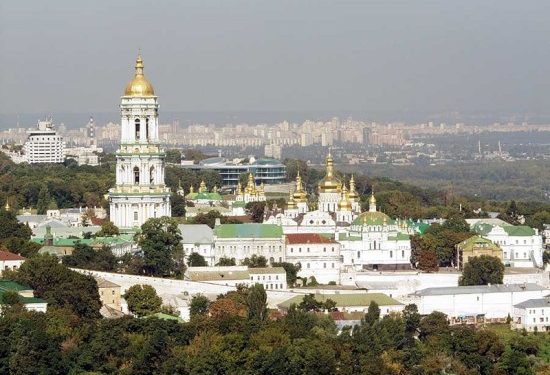 Больных СПИДом выселяют, потому что хотят построить отель для высоких гостей Лавры