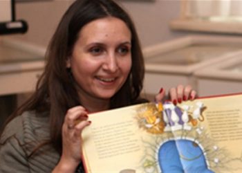 Мар'яна Савка зі своїм твором