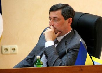 Одесский губернатор застрял в лифте при проверке нового дома