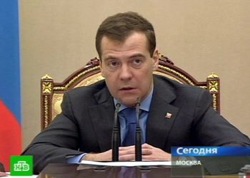 Медведев проверит чиновников