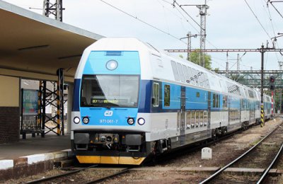 В Україні появився двоповерховий потяг