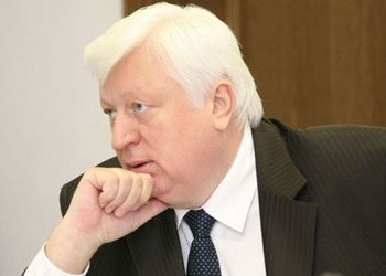 Пшонка пообещал заботиться о Тимошенко