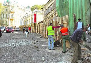 Буде встановлено ліхтарі і лавочки в одному стилі