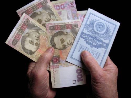 Янукович пообещал вернуть долги вкладчикам Сбербанка
