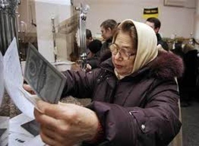 Азаров рассказал как будут происходить выплаты компенсаций вкладчикам Сбербанка