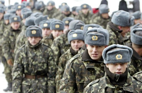 Офицеры обокрали солдат