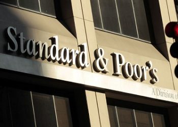 Азаров не понимает, почему снижается рейтинг Украины