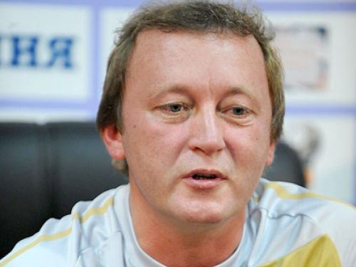 Карпати знову залишились без тренера