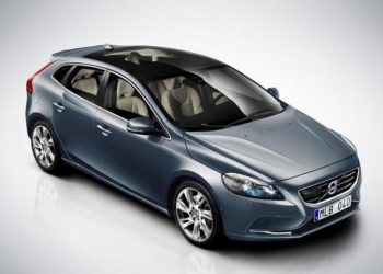 Фотографія Volvo V40 опублікована у польському журналі Auto