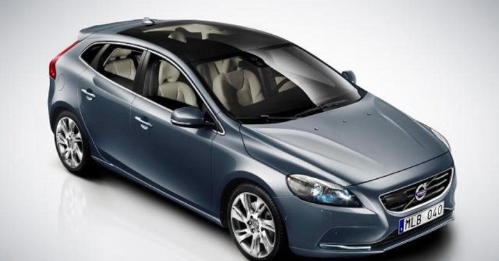 Фотографія Volvo V40 опублікована у польському журналі Auto
