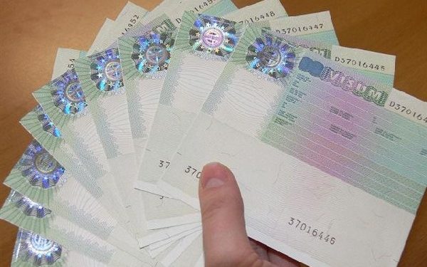 Для украинцев визы в Польшу станут бесплатными