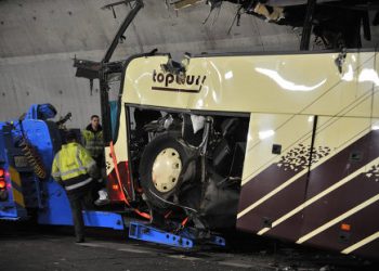 Бельгийский премьер вылетает на место ДТП в Швейцарии