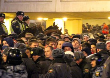 Фанаты «Зенита» и «Спартака» устроили побоища в московском метро
