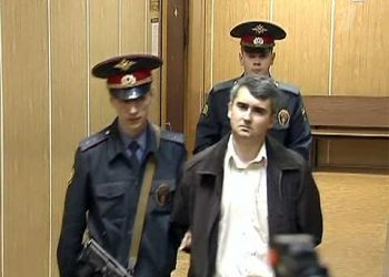 Арестовали напавшего на судью с топором сторонника Pussy Riot